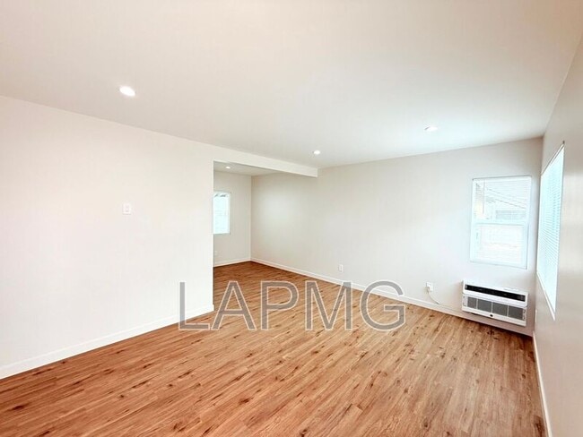 Photo - 2304 N Frederic St