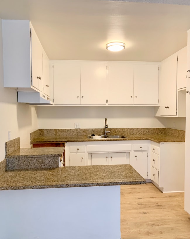 Photo - Cozy 1 bedroom unit located in Canoga Park... Unit 102