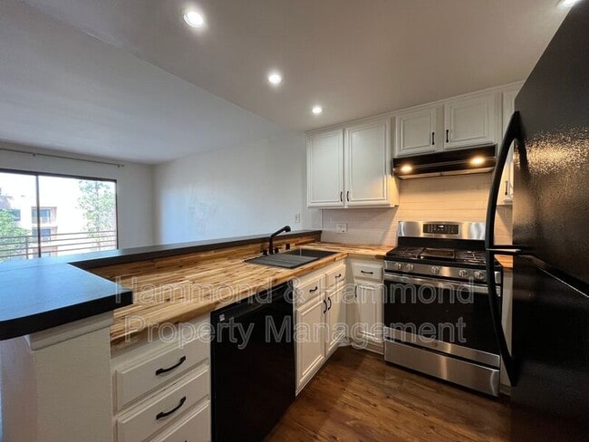 Photo - 6825 Alabama Ave Unit #310