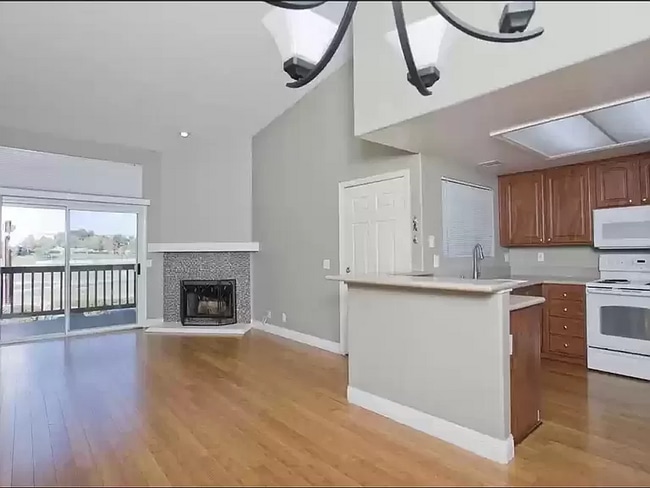 Building Photo - 42140 Lyndie Ln Unit 14