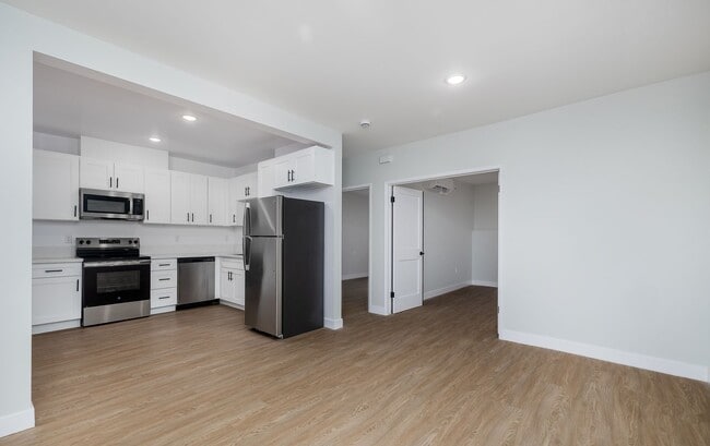 Photo - 1635 North Martel Avenue