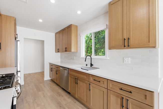 Photo - 16257 Los Alimos St