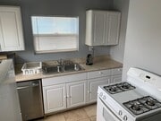 Kitchen - 1400 W Olympic Blvd Apartments Unit A