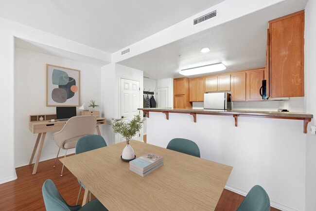 Photo - Ralston Courtyards