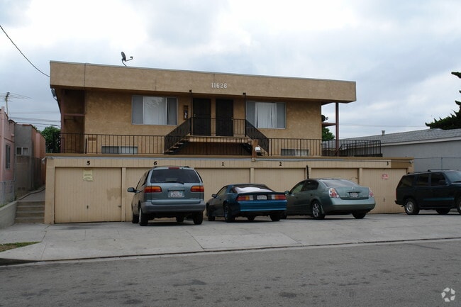 Photo - 11626 Cedar Ave.