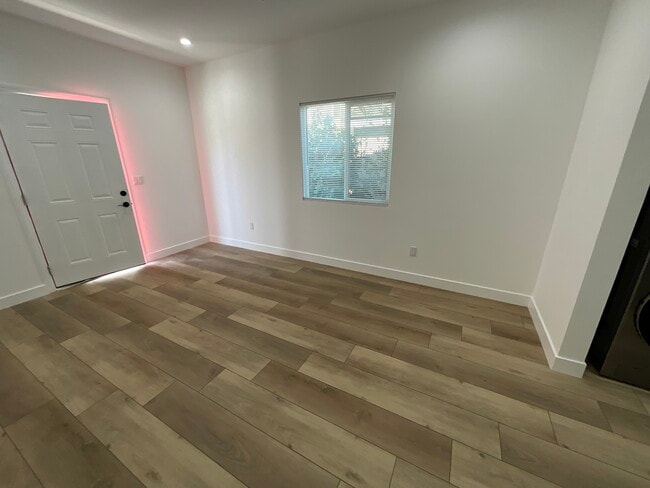 Photo - 5952 1/2 Balcom Ave