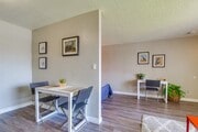 Photo - Las Brisas Apartments
