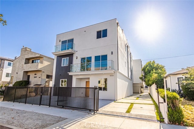 Photo - 5253 Agnes Ave Townhome