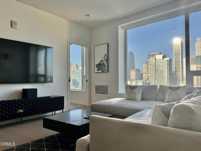 Building Photo - 1050 S Grand Ave Unit 2004