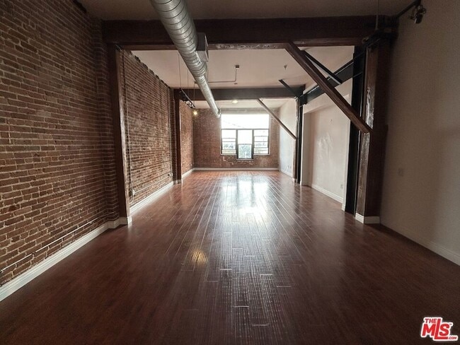 Photo - 652 Mateo St