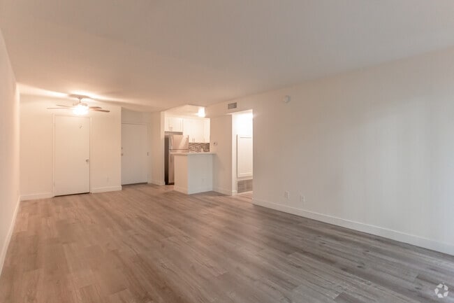 1BR,1BA-800SF- Living Room - Bakman Apartments