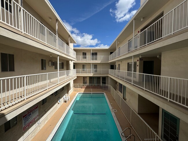Photo - 5320 Zelzah Ave Unit 208