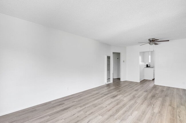 Photo - 6120 Radford Ave Unit 4