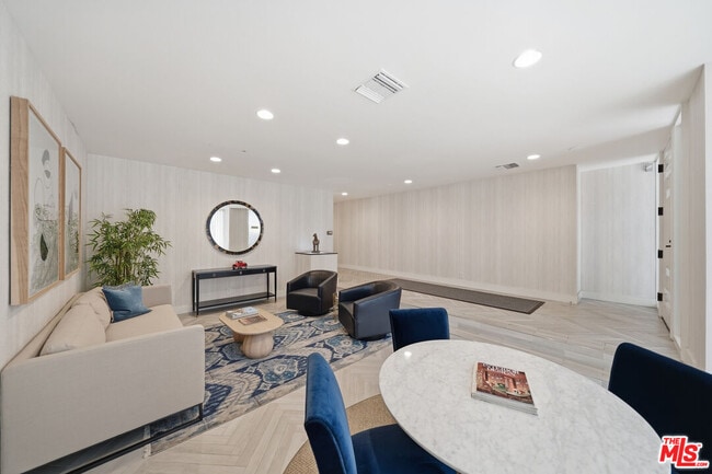 Photo - 141 S Linden Dr Unit 206