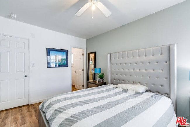 Photo - 137 Rexford Dr Unit 1/4