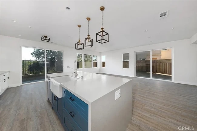 Kitchen - 2020 Brentwood Pl