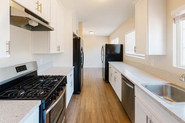 Photo - 7 Bed 3 Bath House on Tipton- Great for Big Groups!!