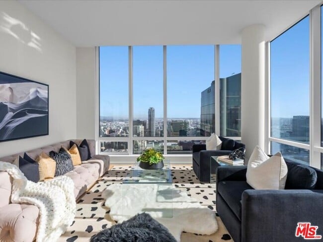 Photo - 877 Francisco St Unit 4209