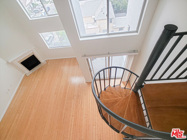 Photo - 1042 S Kingsley Dr Unit PH2
