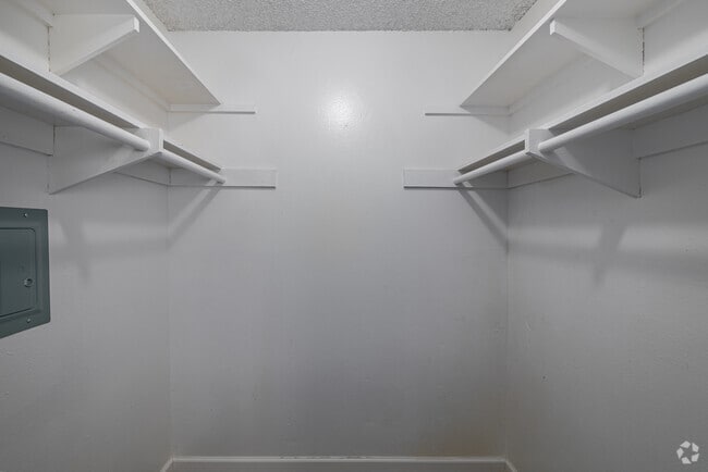 2BR, 1BA - 1,150SF - Closet - Camelot Apartments