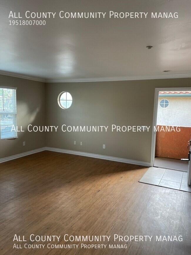Photo - 1132 N Broadway Unit 12