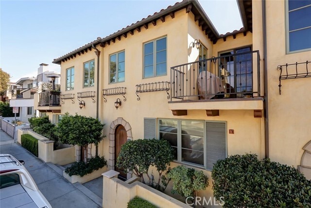 Photo - 514 Manhattan Beach Blvd