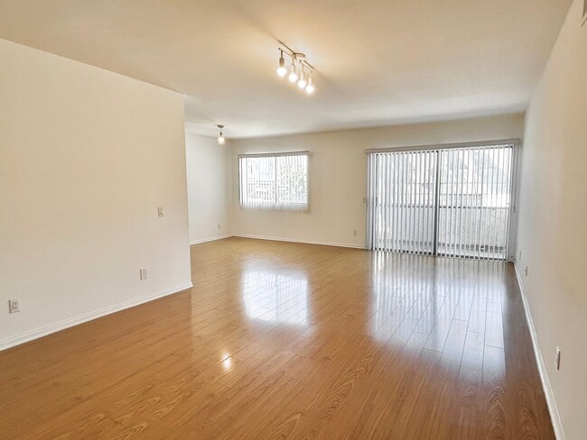 Photo - 1849 S Bentley Ave Unit 303