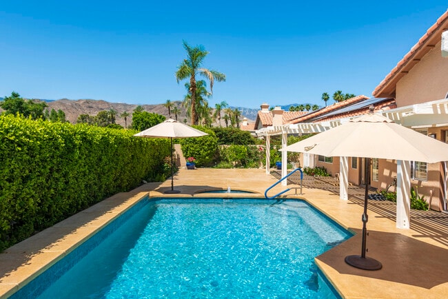 Building Photo - 28 Park Mirage Ln