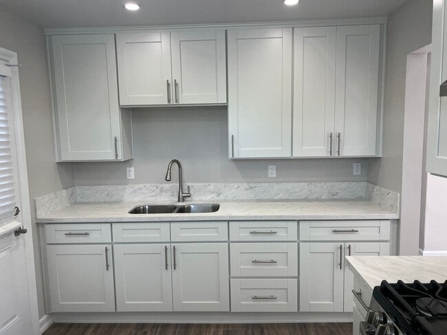 Photo - 122 Jefferson Ave Unit B