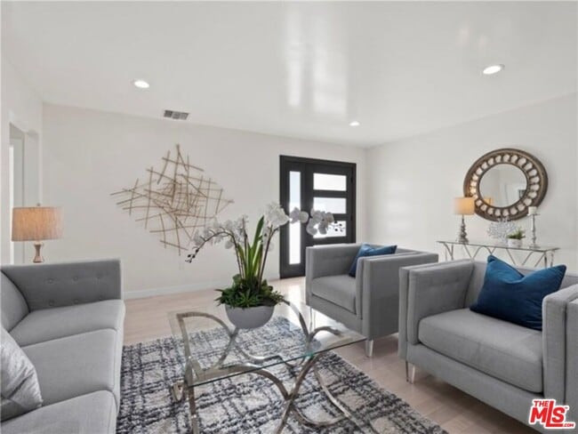 Photo - 17601 Rhoda St