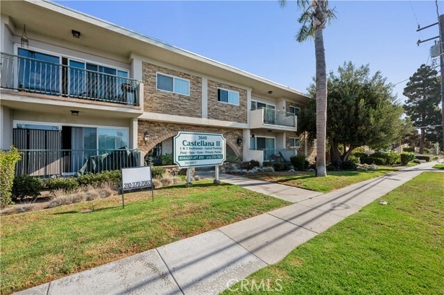 Building Photo - 3649 Emerald St Unit 114