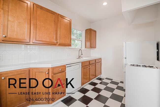 Photo - 1818 Whitley Ave Unit 301