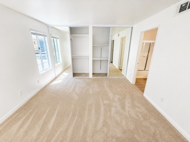 Photo - 5525 Canoga Ave Unit 209