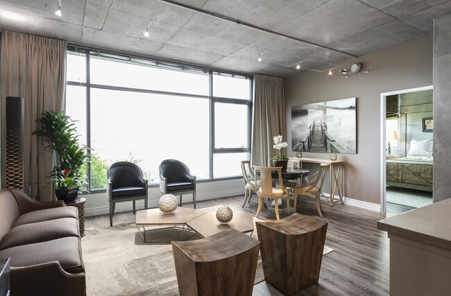 Building Photo - Met Lofts