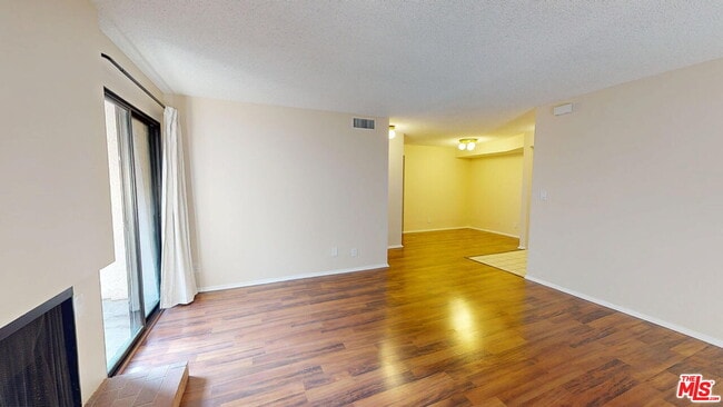 Photo - 15215 Magnolia Blvd Unit 110
