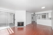 1BR, 1BA - 600SF - Living Room - 937 10th St.