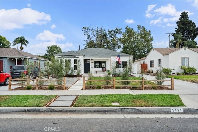 Building Photo - 1111 W Maple Ave Rental