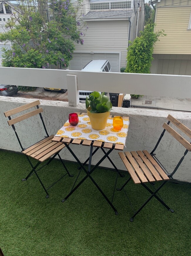 Balcony - 2404 Pacific Ave Unit Studio B