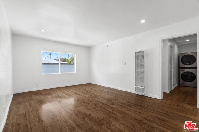 Building Photo - 616 Sunset Ave Unit B Rental
