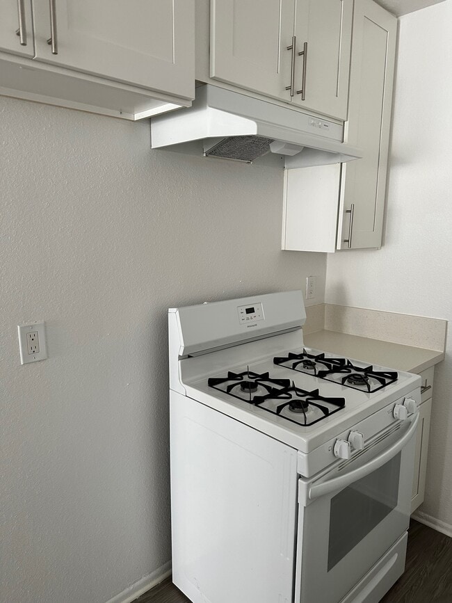 Photo - 18414 Collins St