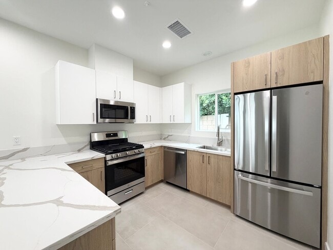 Photo - AVAILABLE NOW!! Beautiful 3 Bedroom 2 Bathroom Home in Cathedral City