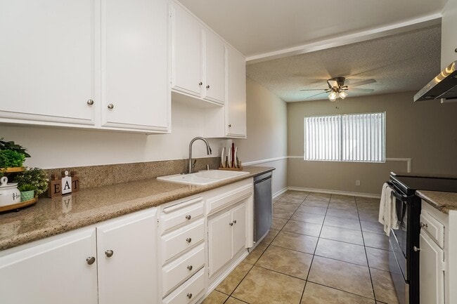 Photo - 220 E Live Oak St Unit 22