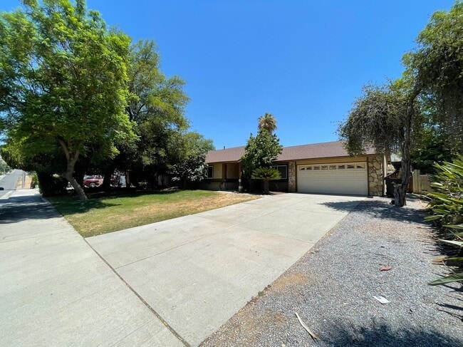 Building Photo - 3356 Valencia Hill Dr