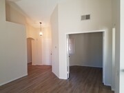 Photo - Charming 2 bed 2 bath in west side of Heme...