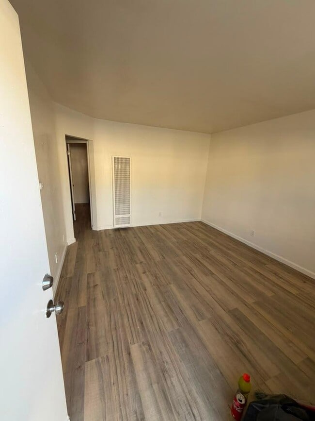 Photo - 1540 W 226th St Unit C