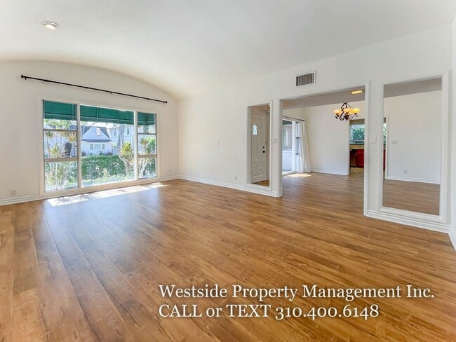 Photo - 153 S Wetherly Dr House