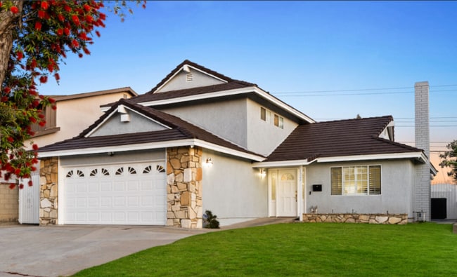 Photo - 1322 E Elsmere Dr House