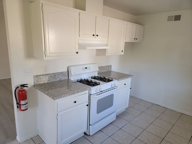 Photo - 2042 E 19th St Unit B