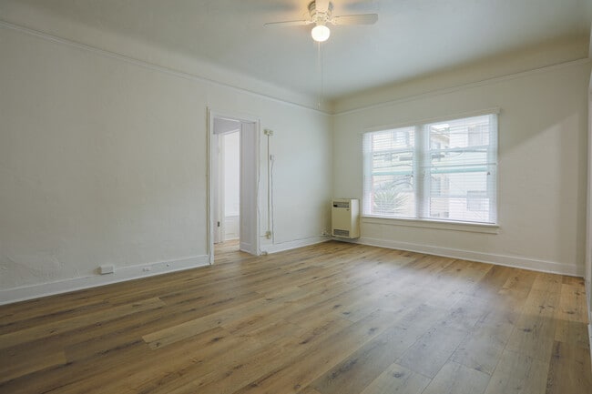 Photo - Catalina Apartments