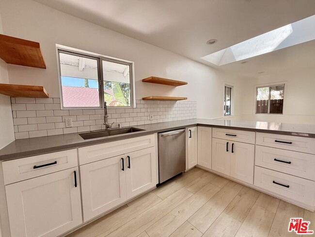Photo - 1704 Grafton St Unit 1706